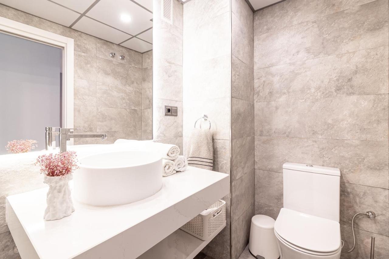 Apartamento Vicky Victoria Málaga Exteriör bild